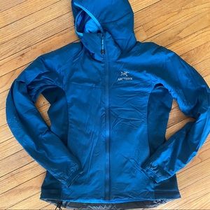 Arc’teryx Women’s Atom Lt hoody size medium